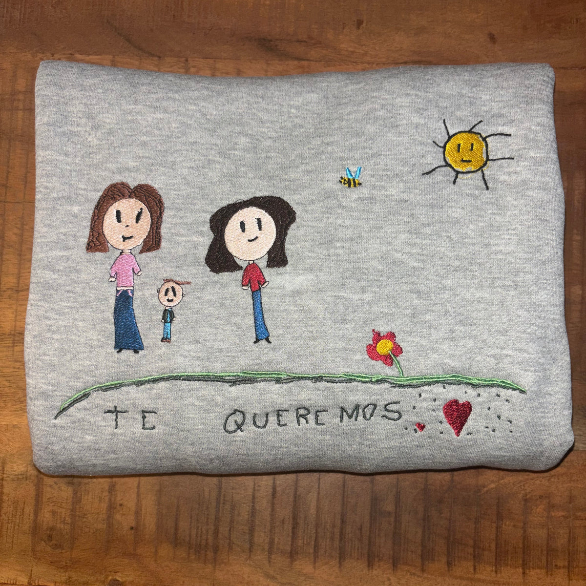 Sudadera personalizada con dibujo infantil bordado