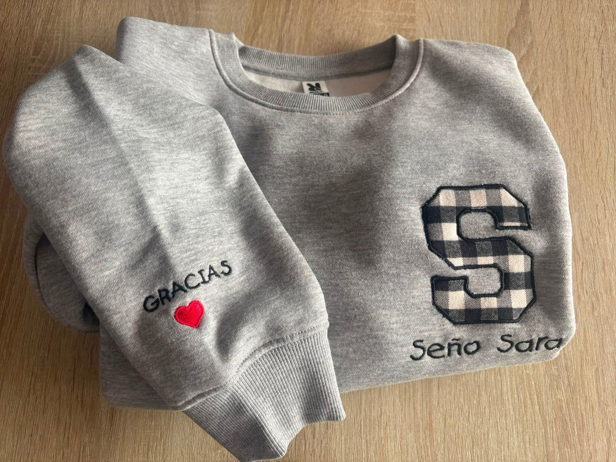 Sudadera personalizada con inicial en tela vichy